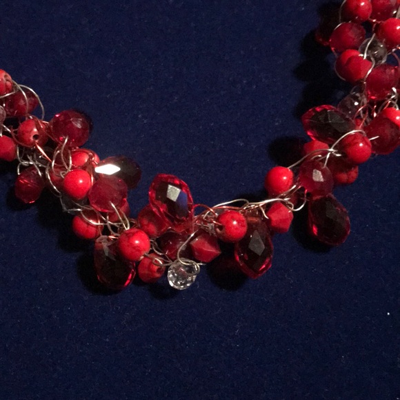 Red beaded crotchet necklace - Picture 2 of 3